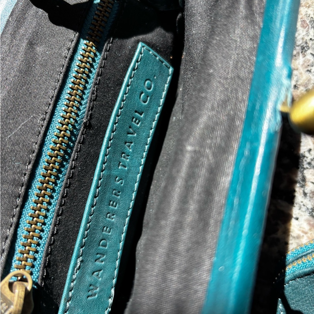 Wanderers Travel The Versailles Evening Crossbody with Coin Pouch NWT - Picture 9 of 10